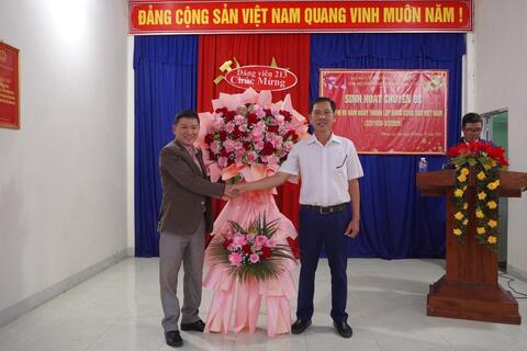 Chi bộ khối phố Phong Lục Tây phường An Thắng tổ chức sinh hoạt, gặp mặt đầu Xuân Bính Ngọ 2026