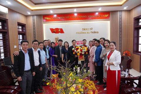 HĐND, UBND, UBMTTQVN phường và các ban ngành, hội đoàn thể thăm, chúc mừng Đảng ủy phường An Thắng