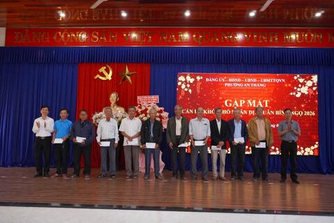 Phường An Thắng gặp mặt cán bộ khối phố nhân dịp Xuân Bính Ngọ 2026